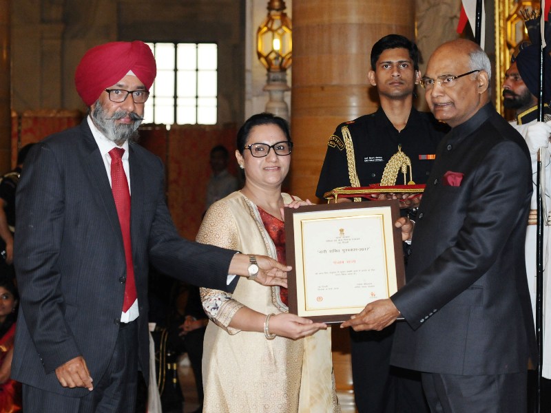 President Ram Nath Kovind Presents the  Nari Shakti Puruskar 