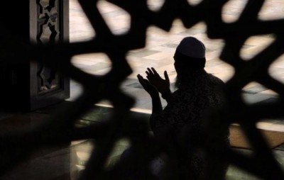 Darul Uloom Deoband issues fatwa asking Sunni Muslims to avoid Iftar organised by Shias