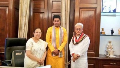 Tripura Chief Minister Biplab Kumar Deb meets Sumitra Mahajan