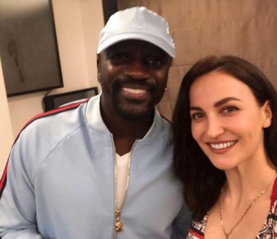 Elli AvrRam meets international singer Akon