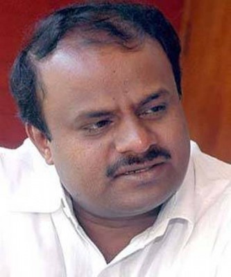 Karnataka : Kumaraswamy accuses BJP of horse-trading ; pledges alliance with Congress