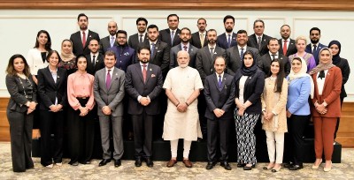 New Delhi: Modi with members of  Oman India Joint Business Council