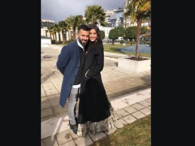 Sonam Kapoor shares picture with 'dapper husband' Anand Ahuja on social  media