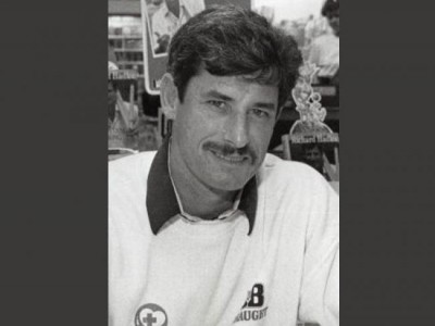 New Zealand cricket legend Sir Richard Hedlee diagnosed with bowel cancer