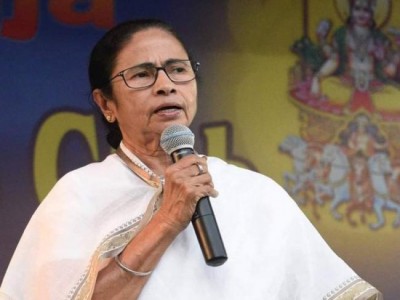 After Chandrababu, now Mamata blocks CBI from entering West Bengal