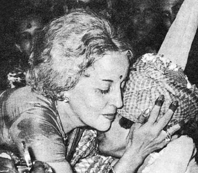 Big B remembers mother Teji Bachchan on her birth anniversary