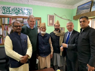 Norway's ex-PM meets separatist leaders in Srinagar