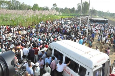 Karnataka: 30 killed in Mandya bus mishap