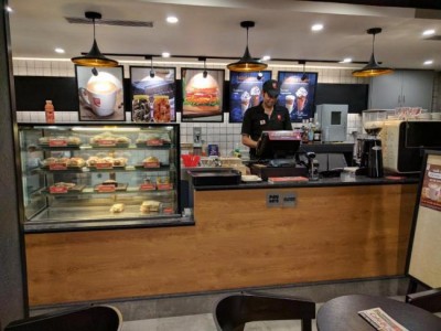 Kolkata: Salt Lake coffee shop looted at gunpoint in broad daylight