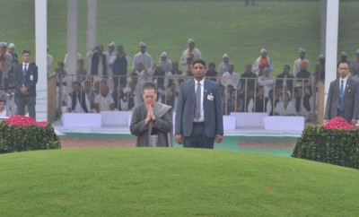 Sonia Gandhi, Manmohan Singh visit Shanti Vana to pay homage to Jawaharlal Nehru