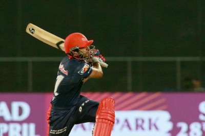 Delhi Daredevils thrash Kolkata Knight Rirders by 55 runs
