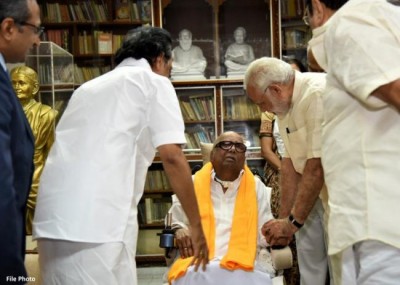 Narendra Modi,Rahul Gandhi wish DMK chief  M. Karunanidhi on birthday