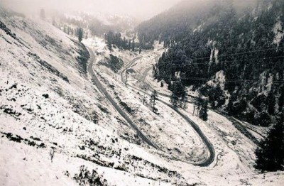 Former police chief SP Vaid cherishes beauty of snowfall in Kashmir 