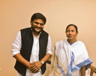 Hardik Patel meets Mamata Banerjee, calls her â€˜Lady Gandhiâ€™ 