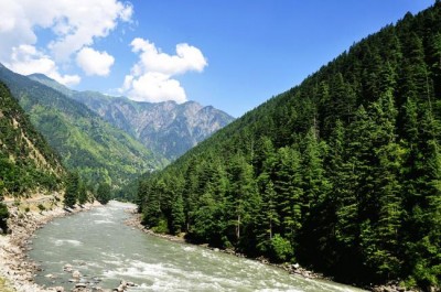 Pakistan:  20 tourists swept away in Neelum Valley bridge collapse 