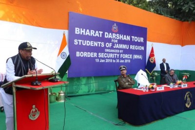 School children from Kondagaon district of Chhattisgarh, call on Union Home Minister Rajnath Singh