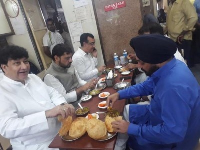 BJP mocks Congress for having 'Chole Bhature' before fast