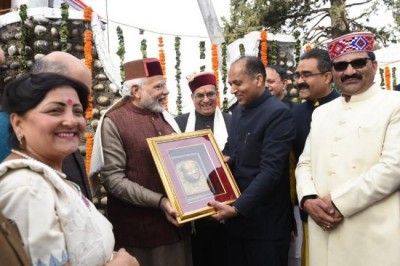 PM Modi greets Himachal CM on birthday