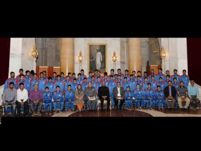Youth of Jammu & Kashmir participating in â€˜WatanKoJanoâ€™ call on the President Kovind
