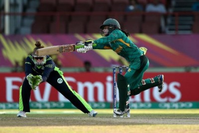 Pakistan get first win, Australia seal semi-final slot