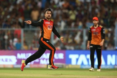 Sunrisers upset Knight Riders by 13 runs to reach IPL final