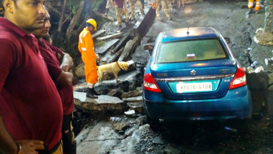 Kolkata bridge collapse: NDRF brings trained dog to find if anyone is trapped under the wreckage