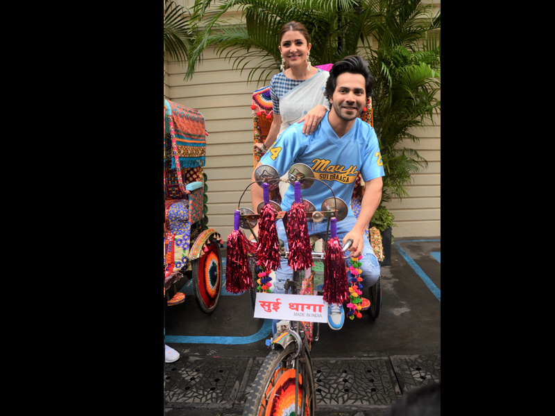 Varun Dhawan, Anushka Sharma promote Sui Dhaaga in Kolkata