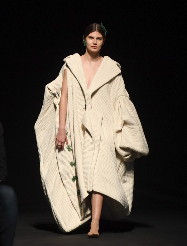 Glimpses from the World of Fashion: Mar 8, 2019 