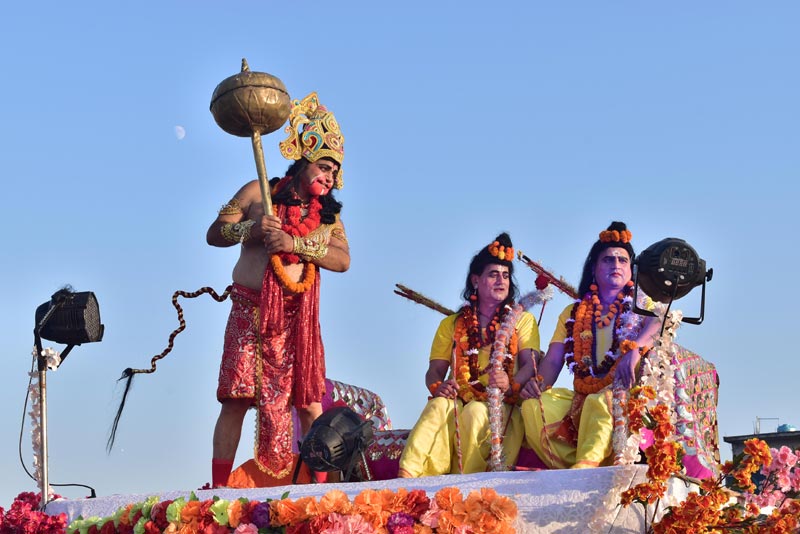 Sonia Gandhi, Prez Kovind attend Dussehra celebrations 