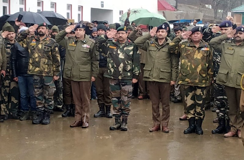 Kupwara encounter:  Senior police, CRPF and Army officils giving salute to deceased soldiers