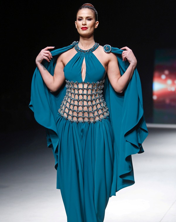 Glimpses from the World of Fashion: Mar 26, 2019 