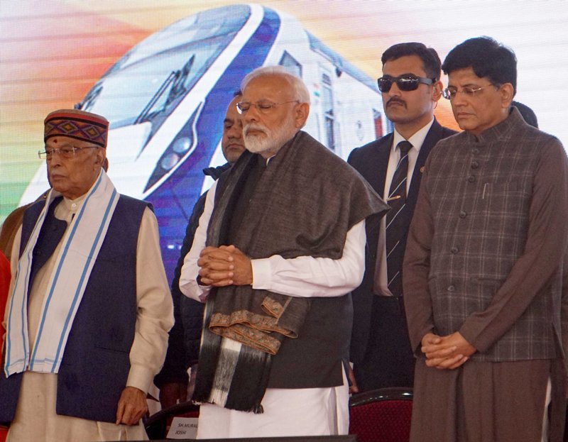 PM Modi flags off Bande Bharat Express 