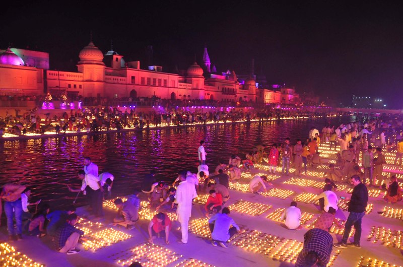 Ayodhya brightens up on Deepotsav 