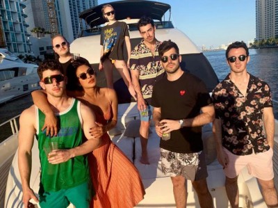 Miami vacation: Priyanka Chopra makes Nick dance to popular Bollywood number Tareefan from Veere Di Wedding 