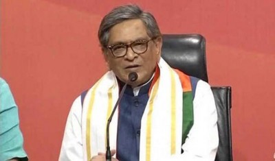 S M Krishna predicts that BJP will register clean victory in the LS elections