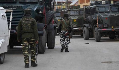 Kashmir: Encounter ensues between militants, security forces in Shopian