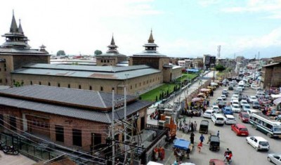 Barring parts of south, life returns to normal in Kashmir