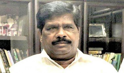 Karnataka cabinet minister resigns, Congress-JDS government in more trouble