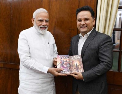 Amish Tripathi meets PM, Narendra Modi describes his interaction with the writer as 'wonderful'