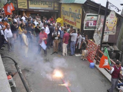 Himachal Pradesh issues high alert, seals border with J&K