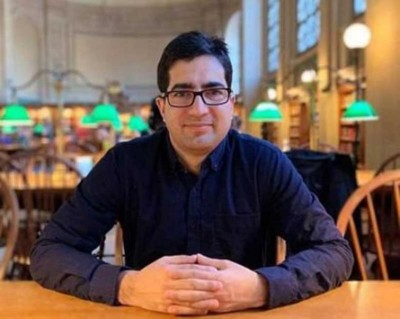 Former Jammu and Kashmir IAS officer Shah Faesal stopped at Delhi Airport, put under house arrest in Srinagar