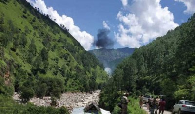Three dies after chopper carrying relief material crashes in Uttarakhand