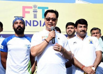 Kiren Rijiju flags off Fit India Plog Run at Indira Gandhi Stadium