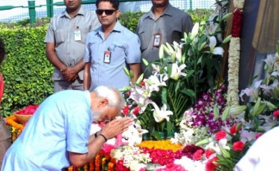 PM Modi, Rahul Gandhi greet people on Ambedkar Jayanti