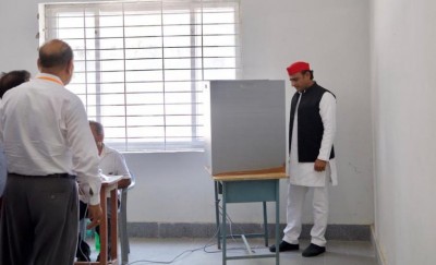 Yadav family members vote in Saifai for Mulayam's historic win