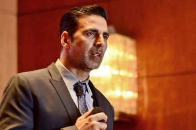 Akshay Kumar now appears in a music video