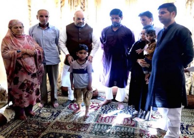 Entire nation proud of SHO Arshad Khanâ€™s valour: Amit Shah