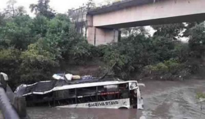 7 die as bus falls into river in Madhya Pradesh