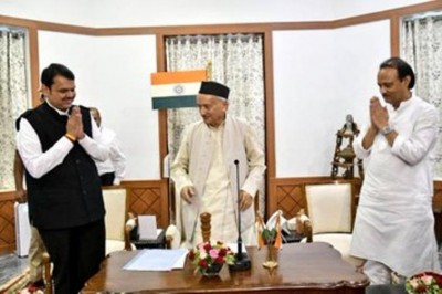 We will provide a stable government: Devendra FadnavisÂ 