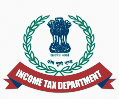 IT officials seize Rs 2 crore in a hotel room of RDPR Engineer Narayanagouda B Patil